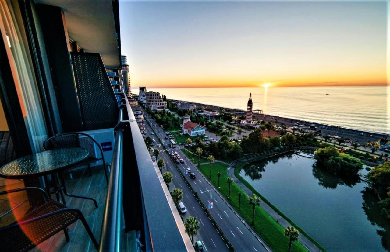 Downtown Centre In Batumi Aparthotel Orbi City In Batumi Eksteriør bilde