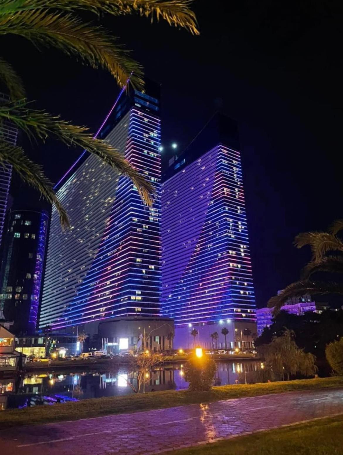 Downtown Centre In Batumi Aparthotel Orbi City In Batumi Eksteriør bilde